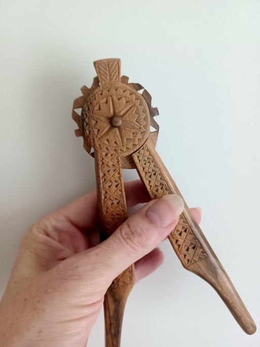 Vintage Scandinavische Handgesneden Houten Notenkraker. '50-'60