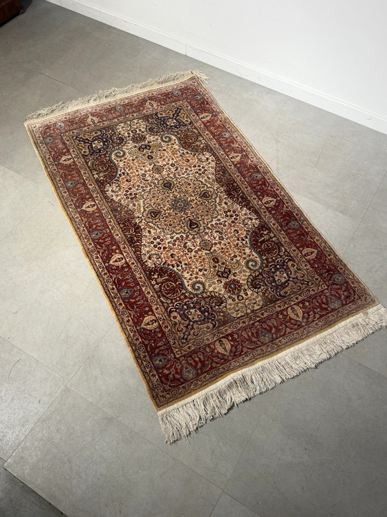Silk Rug with Floral Medallion, 155 × 93 cm, Rugs & carpets (photo 2 of 6)