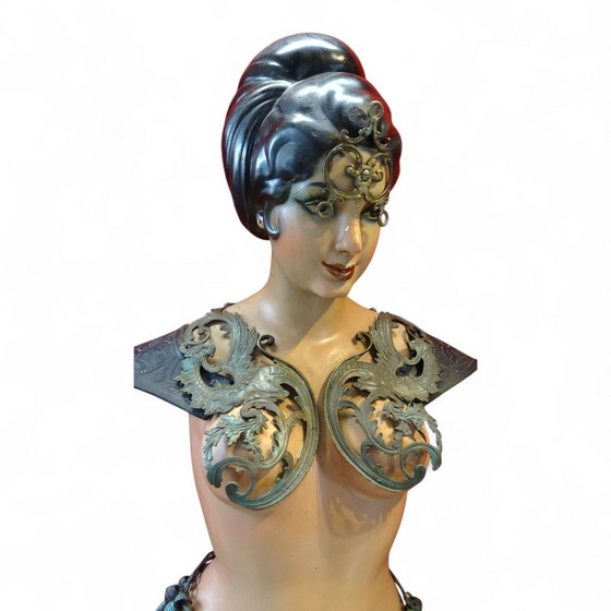 Image 1 of 3 mannequins grandeur nature de Studio Shilpa Sadhana / mannequins de carnaval / Bombay, Inde 1948