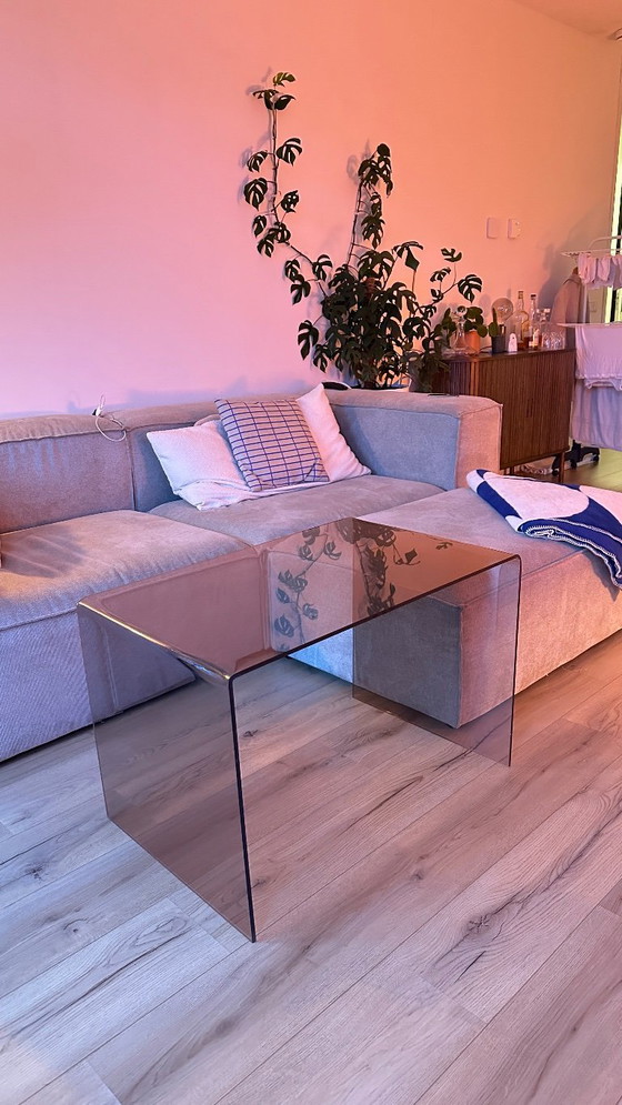 Image 1 of Table basse en plexiglas marron transparent