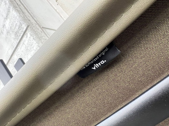 Image 1 of Vitra Eames EA104 Ledersessel