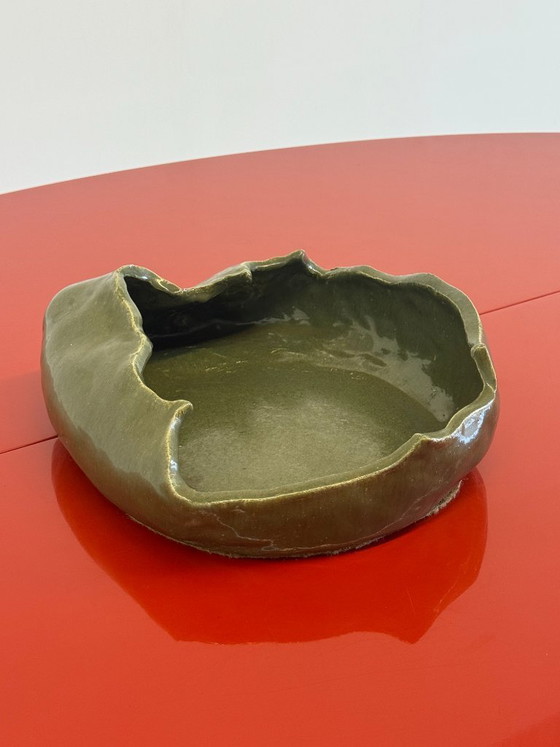 Image 1 of Bol asymétrique vintage en céramique vert olive