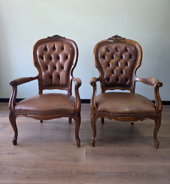 Image 1 of Set van 2 vintage leren fauteuils – Louis XV stijl