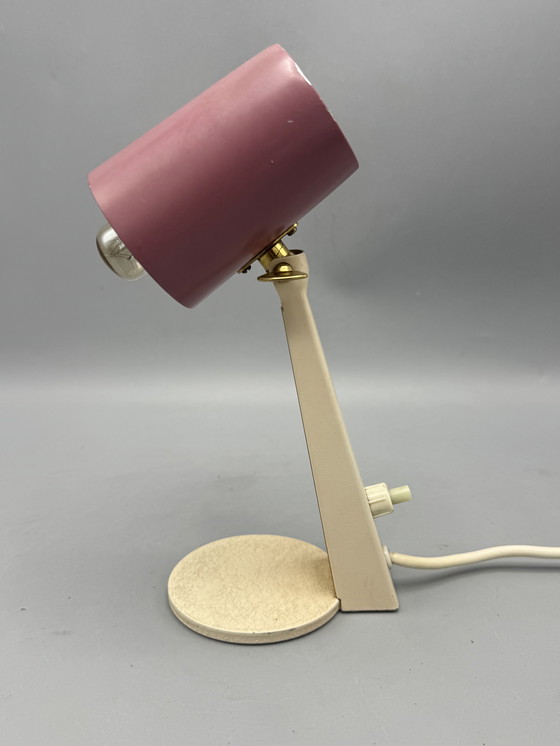 Image 1 of Lampe de table vintage avec abat-jour rose et bouton lumineux
