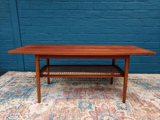 Table basse vintage en rotin