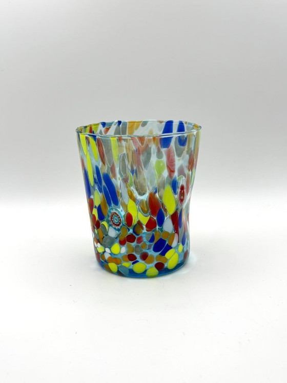 Image 1 of Juego de 6 vasos de vidrio soplado veneciano con efecto Murano Murrine fusionado en vidrio, hechos a mano en Italia.