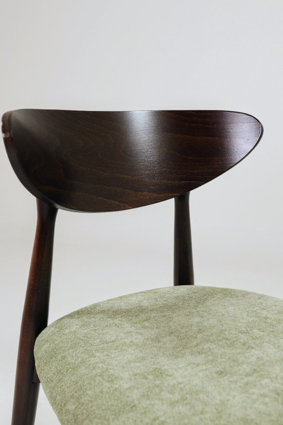 Image 1 of Moderne set van 6 eetkamerstoelen, Sage Farbic en donker walnoot beukenhout