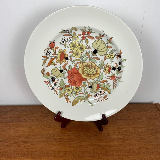 Image 1 of Très grand plat en pierre de fer du Staffordshire, Burleigh, motif floral, 1970