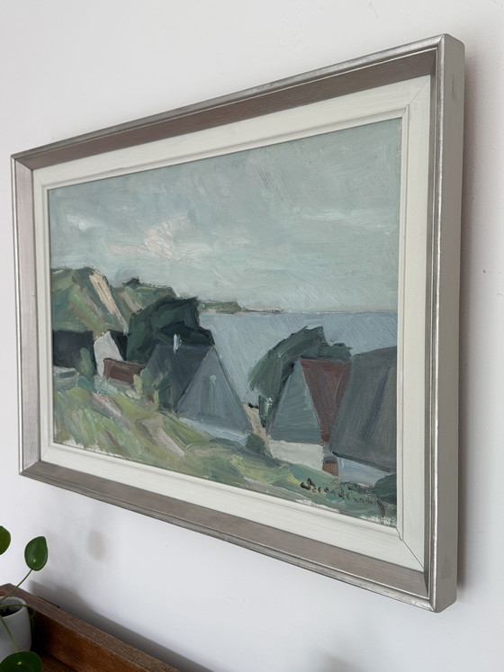 Image 1 of Abstraktes modernistisches Gemälde einer Küstenlandschaft „Küste mit Häusern“ von Carl Berntsson (1902–1982)
