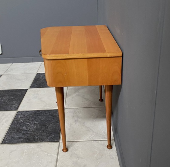 Image 1 of Klein halkastje in een ongebruikelijke vorm, jaren 60.