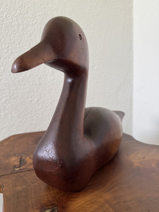 Image 1 of Vintage decoratieve houten eend