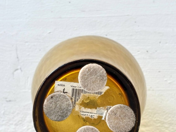 Image 1 of Vintage glazen vaas in honinggeel met aangebrachte decoratieve elementen, jaren 90.