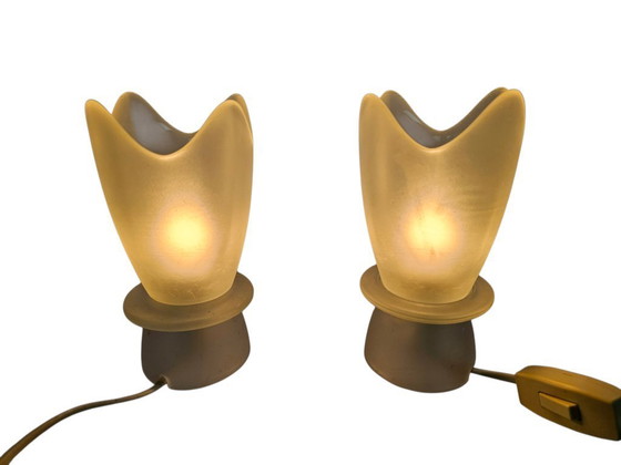Image 1 of Tulpenleuchte – mattiertes Glas – 2 Tischlampen – Deutschland – 3. Viertel des 20. Jahrhunderts