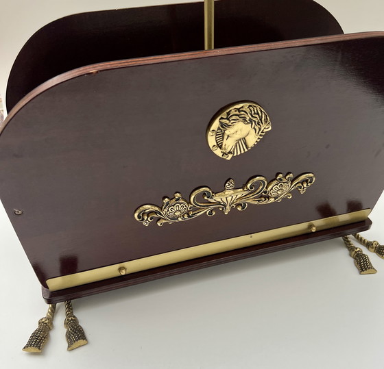 Image 1 of Portariviste decorativo in stile Impero – legno e ottone, piedini girevoli con nappe