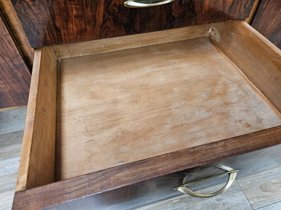 Image 1 of Art Deco dressoir in walnoot en licht walnoot.