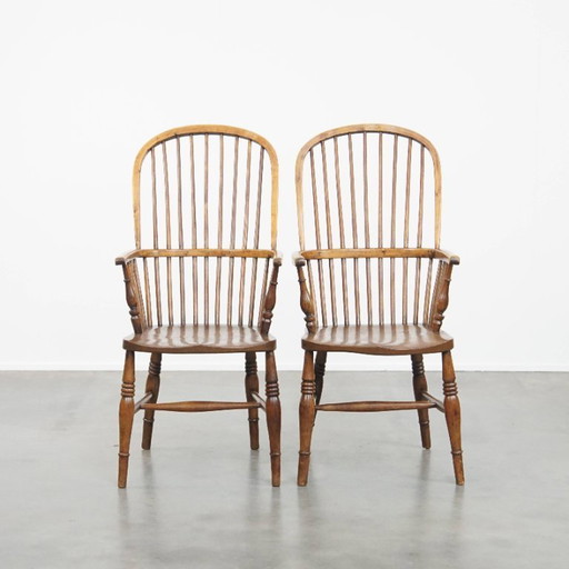 2 x Antique English Windsor chair from the 19th century made of elm wood