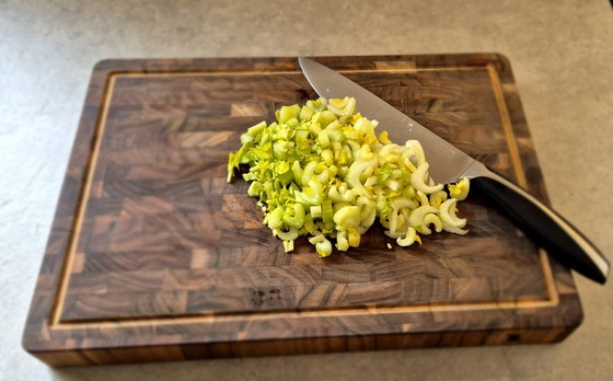 Image 1 of Luxuriöses Teakholz-Schneidebrett * Neu*