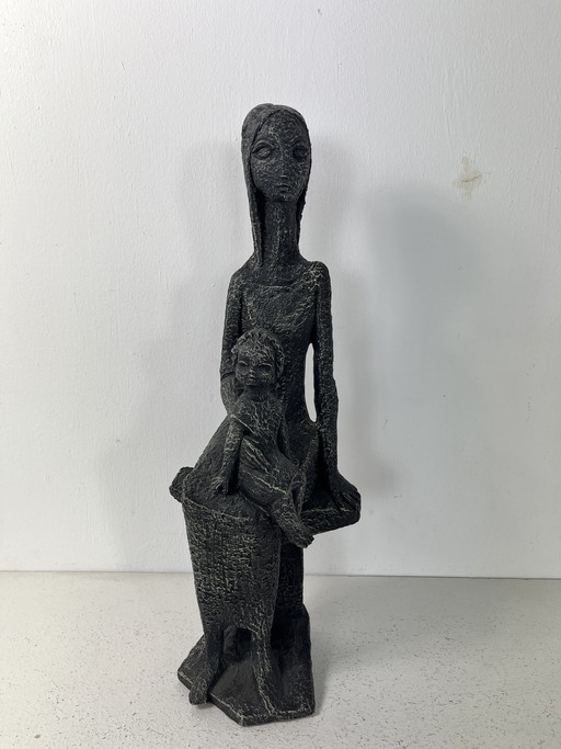 Statua brutalista vintage degli anni Sessanta raffigurante una donna