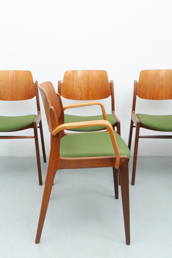 Image 1 of 4x C64 & 2x D64 eetkamerstoelen in teakhout van Hartmut Lohmeyer voor Wilkhahn (jaren 50)