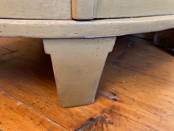 Image 1 of Credenza angolare del XIX secolo Credenza da cucina con ante sferiche