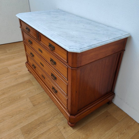 Image 1 of Buffet, commode, chiffonnier ou meuble de salle de bain ancien de style français avec plateau en marbre blanc