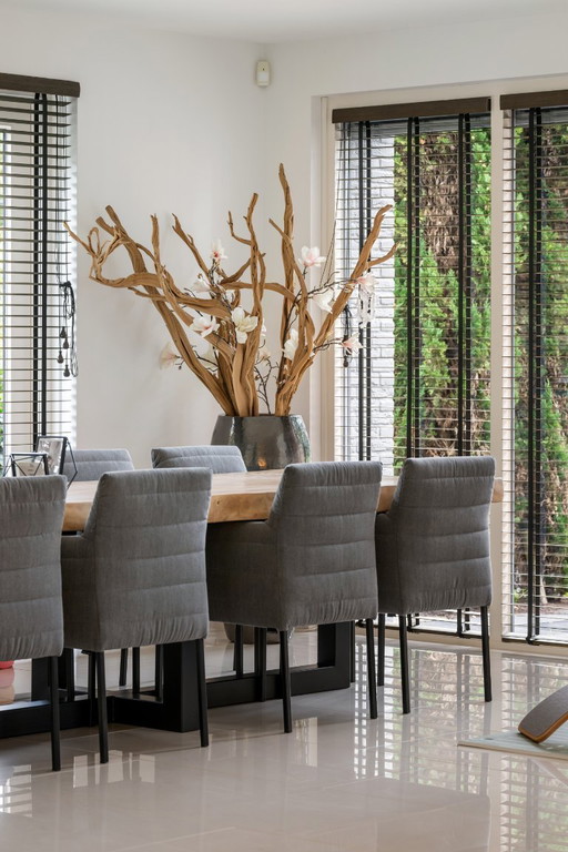 Magnifique table à manger en bois de PW Interiors