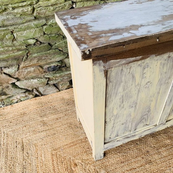 Image 1 of Antieke werkplaatskast / dressoir