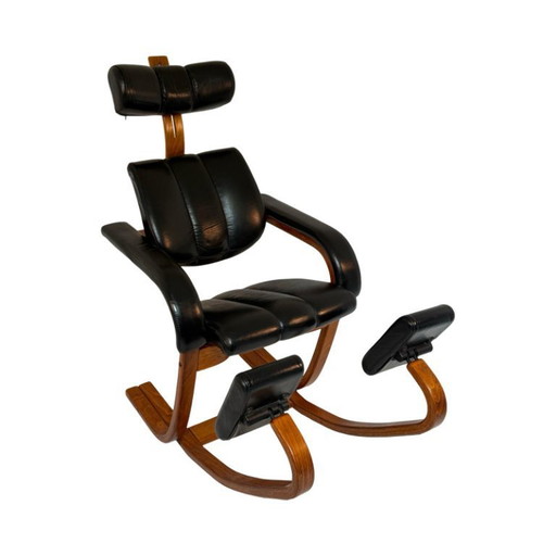 Peter Opsvik - Stokke - Duo Balance (design form 1991) Ergonomically shaped Rocking chair - Black Leather and stained wooden fra