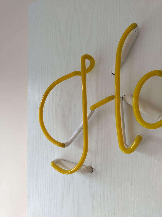 Neonkunst: Halb verliebt, halb vertieft, Wandleuchten, Holz, Glas, Gelb (Foto 7 von 10)