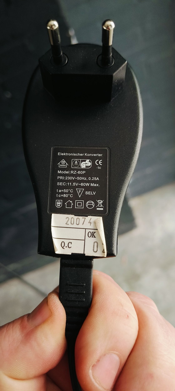 Image 1 of Exklusive Oligo-Stehleuchte aus Fiberglas