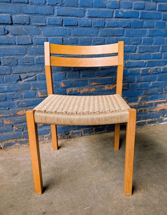 Image 1 of Silla de comedor J.L. Moller modelo 401 de roble y cuerda de papel