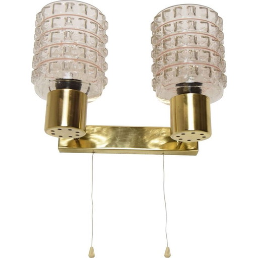Lámpara de pared vintage de cristal y latón de Kamenicky Senov, República Checa, 1960