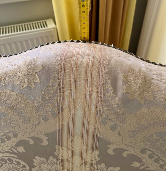 Image 1 of Pareja de sillones estilo Luis, tallados a mano, que necesitan restauración.