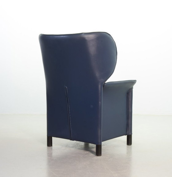 Image 1 of Fauteuil à oreilles Wittmann en cuir souple bleu pétrole, modèle Aura, dessiné par Paolo Piva. Autriche, années 1980.