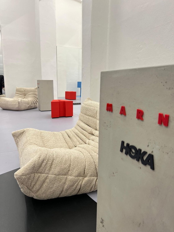 Chauffeuse Ligne Roset Togo – Canapés modulables, Textile (photo 2 of 10)