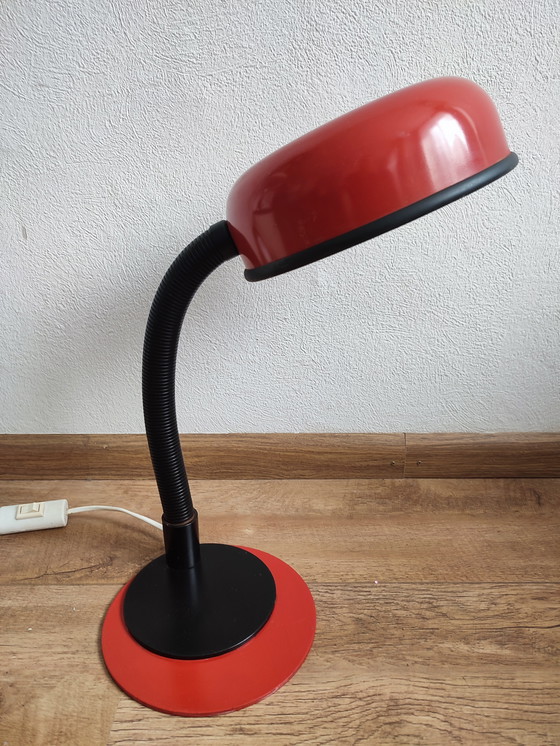 Image 1 of Vintage Space Age Italiaanse bureaulamp lamp rood zwart 1970