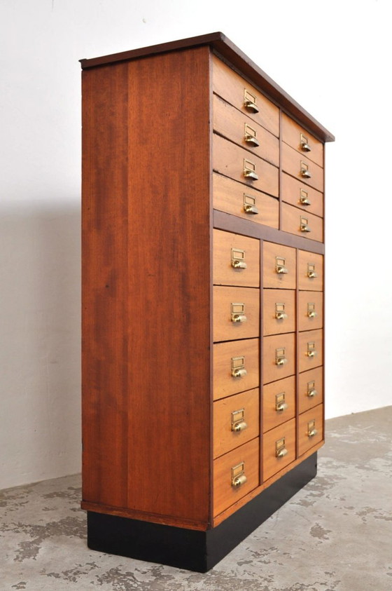 Cassettiera / Schedario Vintage in Mogano, anni '50 – Cassettiere, Wood (photo 3 of 11)
