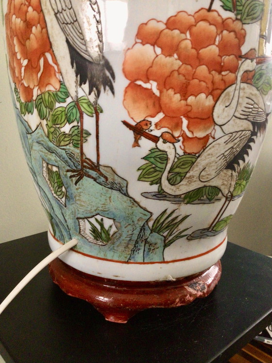 Image 1 of Grote Mid Century Chinese Family Rose Tafellamp Hoogte 76 cm 