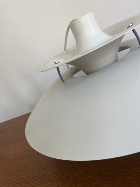 PH 5 Hanging Lamp – Poul Henningsen For Louis Poulsen – Pendant lamps, Aluminium (photo 13 of 17)