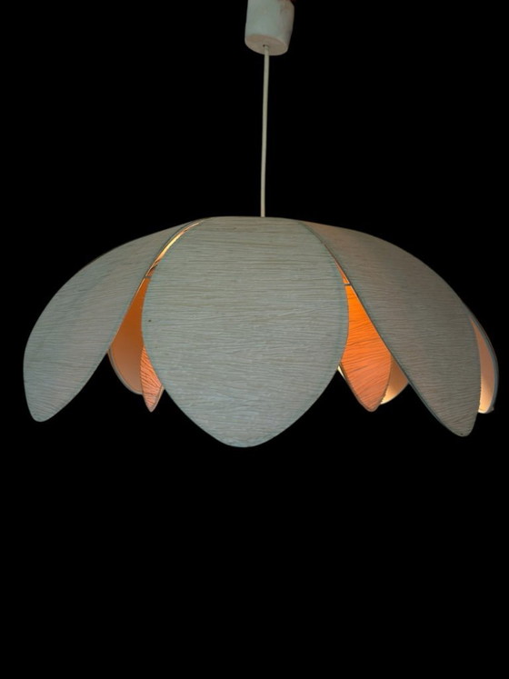 Image 1 of suspension fleur pétales vintage 