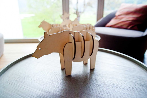 Wooden bear decoration by Ulap design