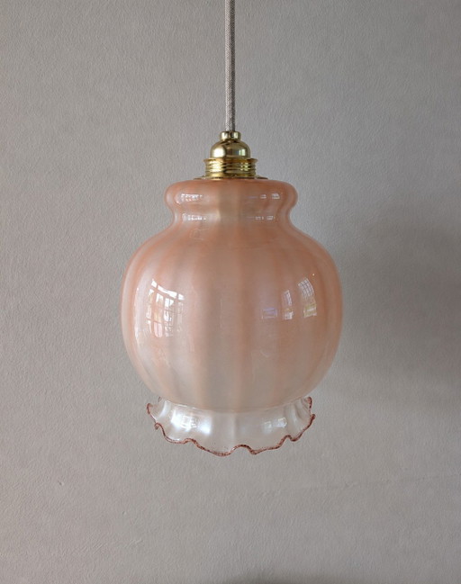 Lámpara colgante vintage única hecha de hermoso cristal.
