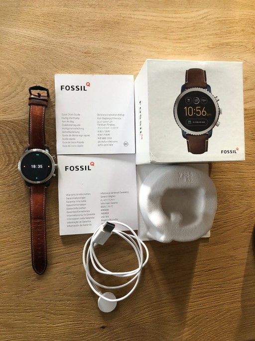 Reloj inteligente Fossil – cadeaus, Glass, Leather