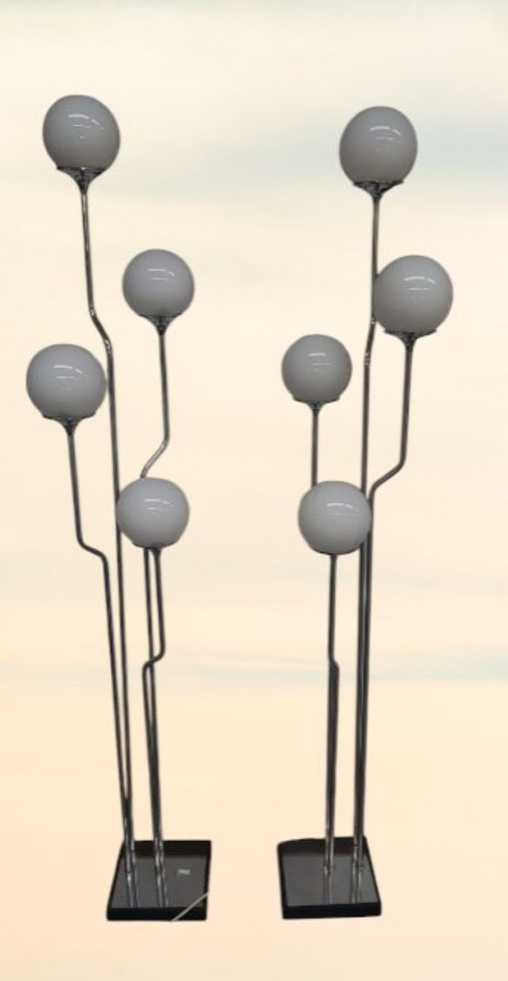 Image 1 of Ensemble de deux lampadaires italiens Goffredo Reggiani à orbe chromé des années 1960