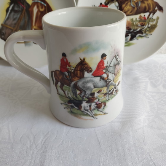 Service en porcelaine Kaiser – Motif chasse / Motif cheval – Pichet et 2 assiettes – Art de la table (photo 4 of 7)