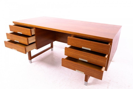 Image 1 of Teakhouten bureau, Eigil Petersens Mobelfabrik, Denemarken, jaren 1960.