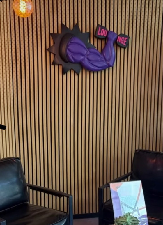 Image 1 of 3D Lounge Schild Bild Muskel Arm von Rotan Hunt