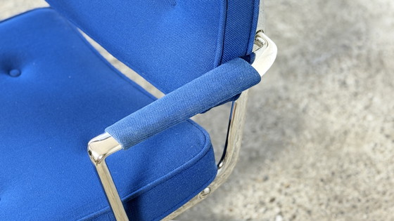 Silla Intermediate Herman Miller de los años 60 Diseñada por Charles y Ray Eames – Sillas de oficina (photo 11 of 12)