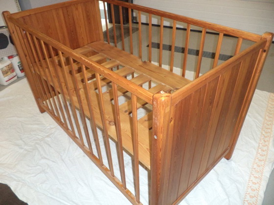 Houten kinderbedje – Bedden, Wood (photo 7 of 9)