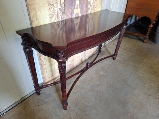 Image 1 of Klassieke engelse mahoniehouten sidetable, wandconsole haltafel, lichte gebruikssporen afm. 140x48cm en 74cm hoog.